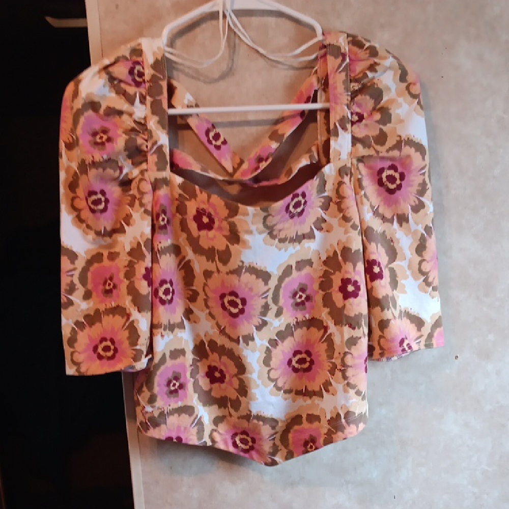 Pink and Orange Cut Out Crop top type blouse with 3/4 Sleeves! NEW WITH TAG !!!